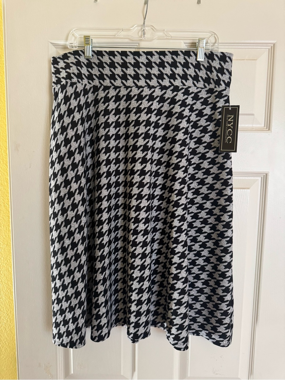 NYC Black & White Houndstooth Circle Skirt